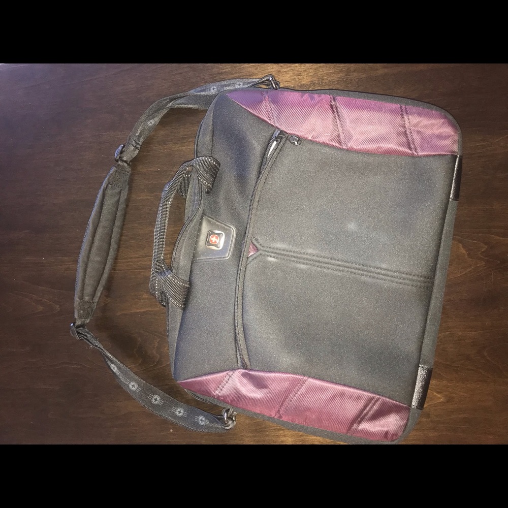 Swiss gear laptop bag for airplane travel